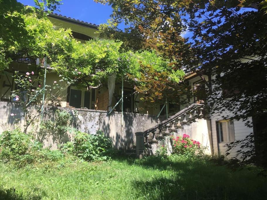 Lerable Pourpre De La Grotte Au Lion Vila Arbon Exterior foto